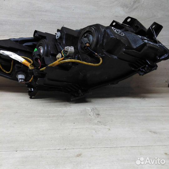 Фара передняя левая Mazda 3 II (BL)