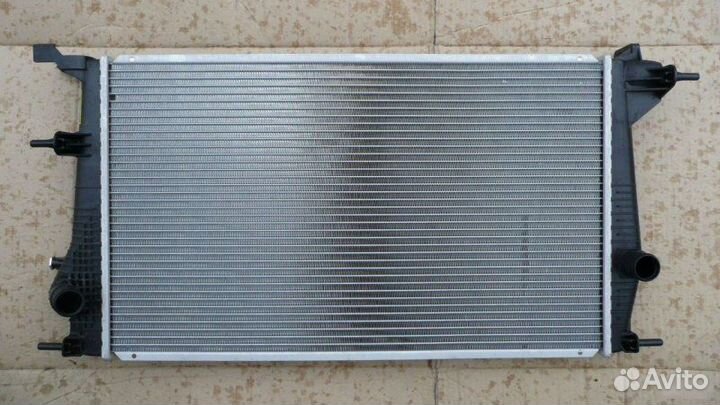Радиатор Renault Megane 3