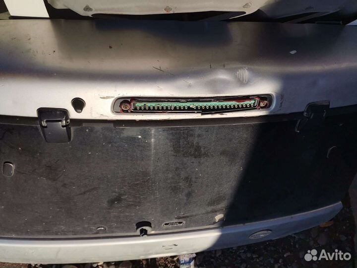 Задняя дверь багажника Nissan cube z10