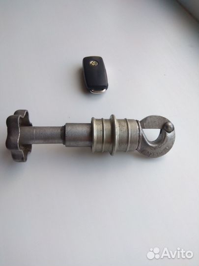 Буксировочный крюк (фаркоп )