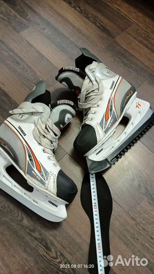 Коньки хоккейные 43 размер