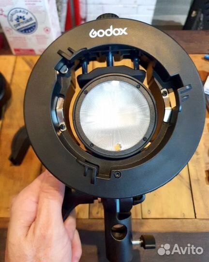 Крепление для вспышки Godox S1