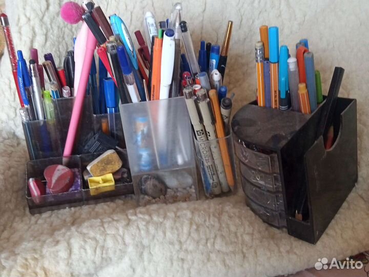 Набор канцелярии и фломастеры маркеры