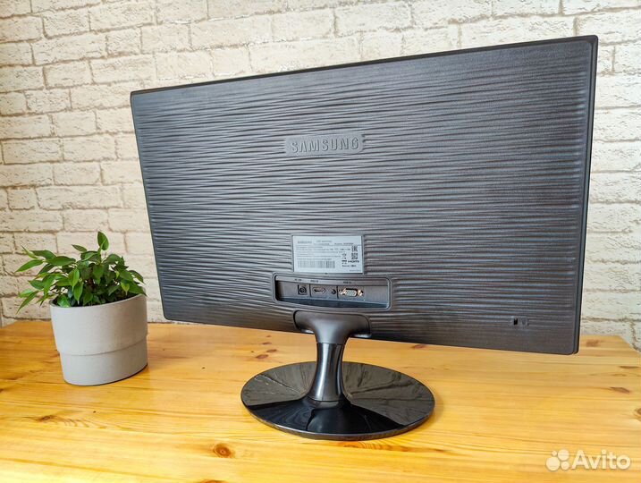 Монитор Samsung 24д (1920*1080)