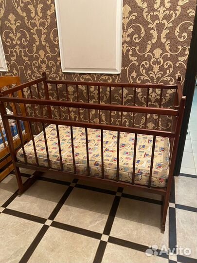 Детская кроватка