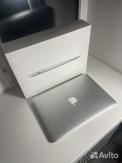 Apple MacBook Air 13 2017 mid
