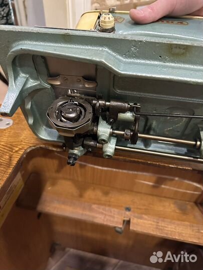 Швейная машина чайка с тумбой ножная рабочая