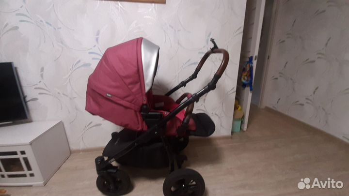 Продам детскую коляску Tutis 3в1