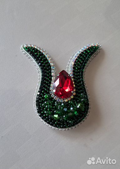 Брошь 