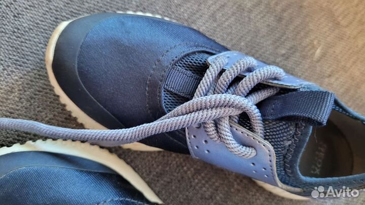 Кроссовки для девочки 28