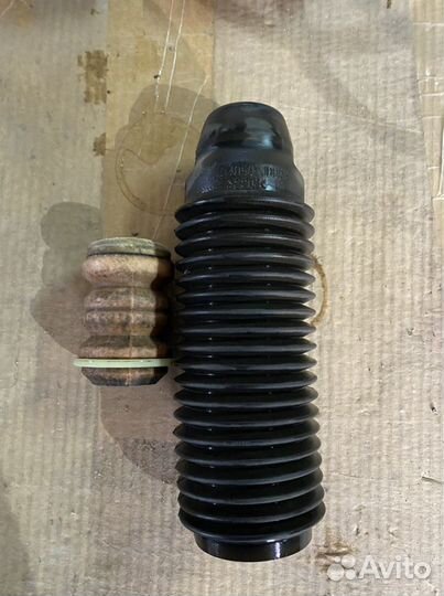 Пыльник амортизатора Nissan 54050JD00A б/у