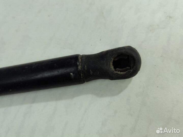 Амортизатор крышки багажника задний Mitsubishi