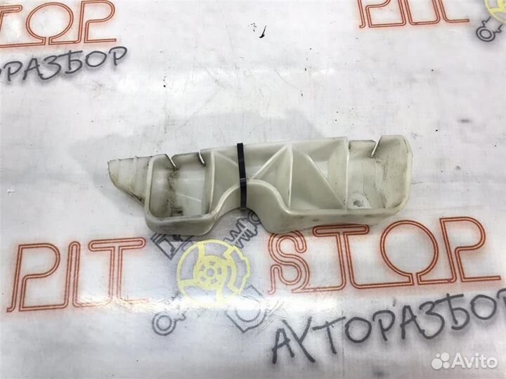 Крепление переднего бампера левое Nissan Qashqai