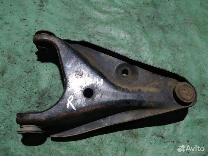 Рычаг подвески передний правый Renault Logan