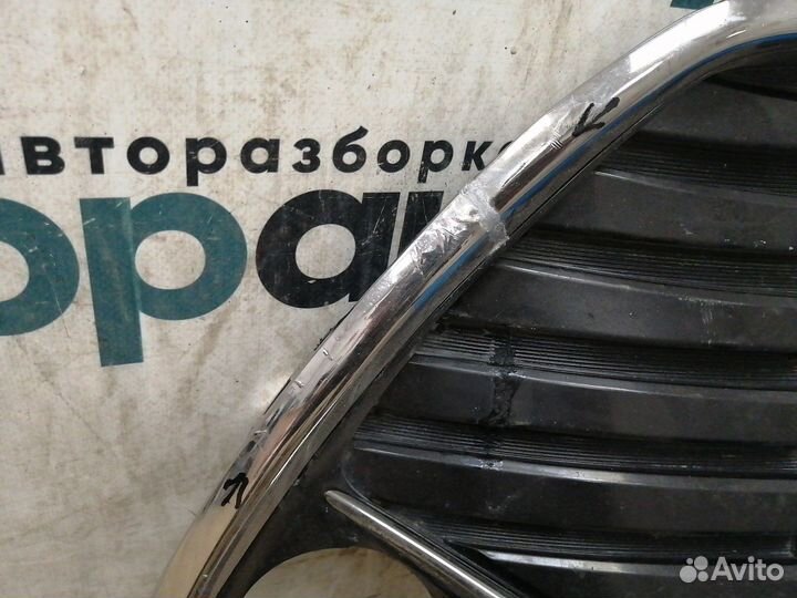 Решетка переднего бампера 53112-33160 Toyota Camry