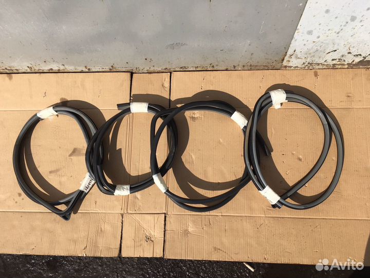 Уплотнитель двери Шевроле Лачетти Разбор