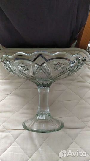 Ваза на ножке СССР цветное и белое стекло