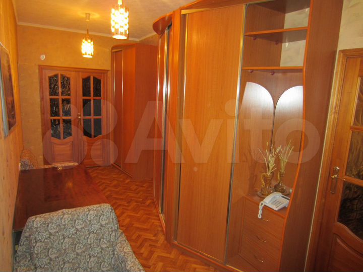 4-к. квартира, 88 м², 2/5 эт.