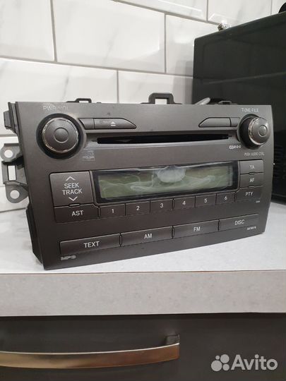 Штатная магнитола на toyota corolla 150