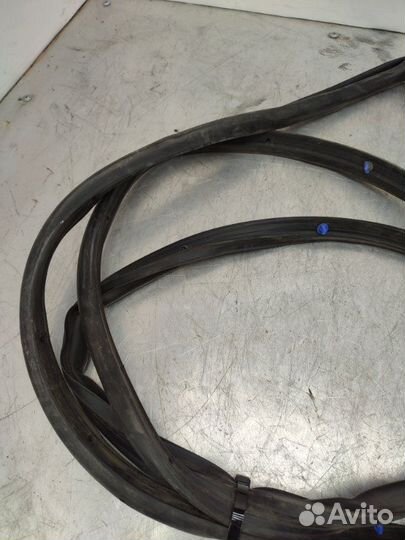 Уплотнитель задний правый Chevrolet Cruze хэтчбек