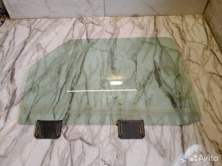 Стекло двери заднее правое Ford Scorpio 1994