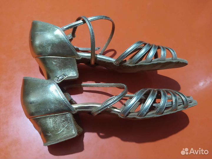 Босоножки для занятий бальными танцами