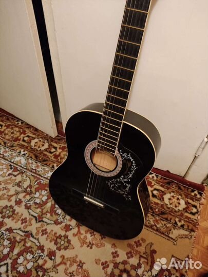 Акустическая гитара