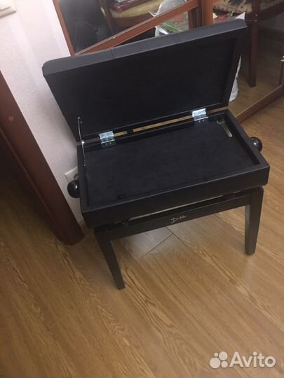 Банкетка для фортепиано