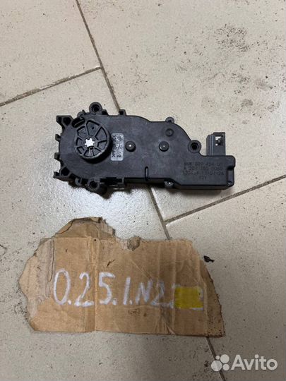 Активатор замка багажника A2047500060