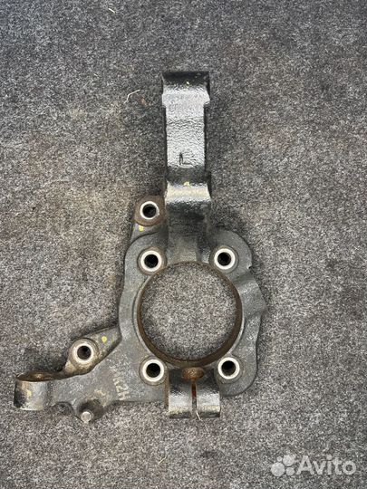 Поворотный кулак левый Hyundai santa fe