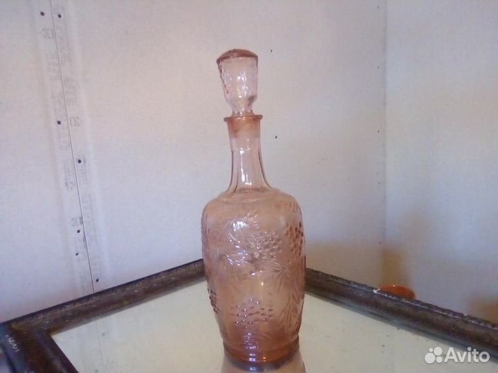 Стеклянный графин