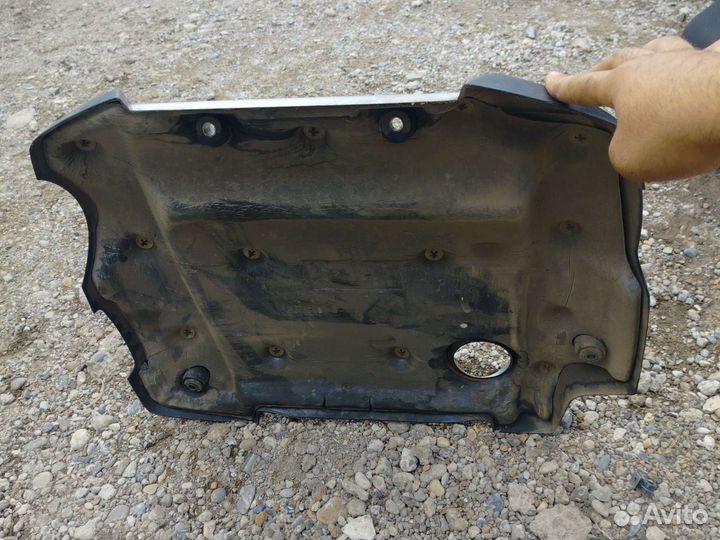 Декоративная крышка двигателя Kia Spectra 1