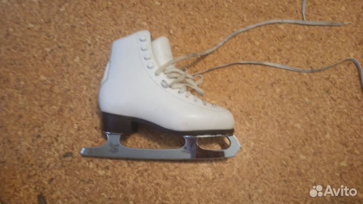 Продам фигурные коньки wifa, 27LL