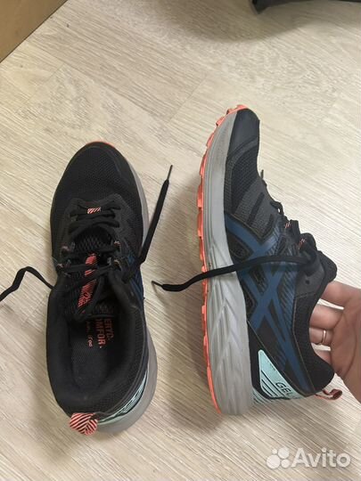Кроссовки женские Asics