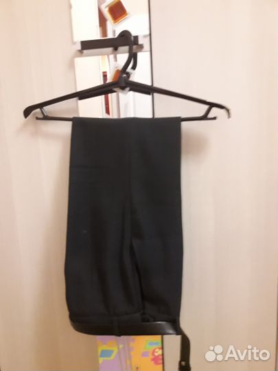 Продам школьный костюм на мальчика(пиджак и брюки)