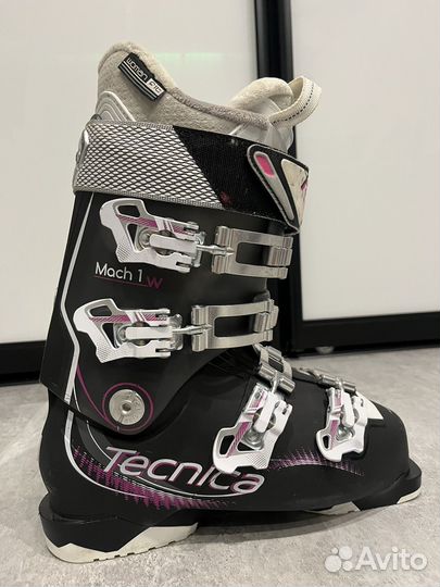 Горнолыжные ботинки женские