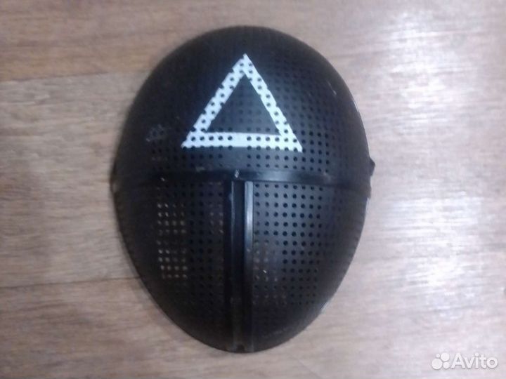 Маска из игры в кальмара