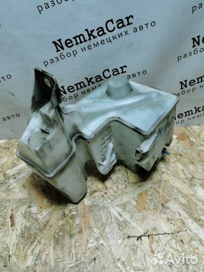 Бачок омывателя Volkswagen Transporter T5