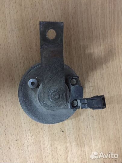 Звуковой сигнал Nissan Primera P11