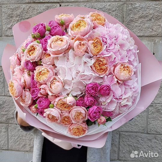 Пионовидные розы букет