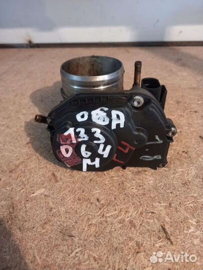 Дроссельная заслонка Гольф 4 Ауди А3 06A133064M