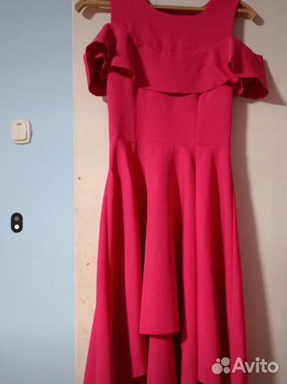 Платье праздничное вечернее приталиное