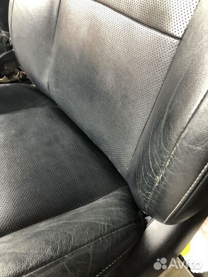 Передние сиденья Toyota land cruiser 200