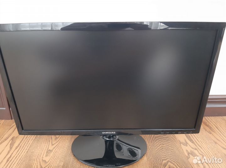 Монитор Samsung S24D332H