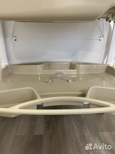 Ванночка для купания и пеленальный столик
