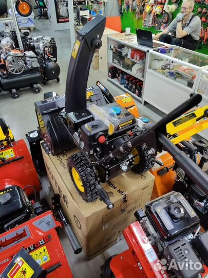 Снегоуборщик бензиновый huter 7/56 7л.с