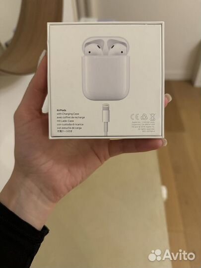 Наушники Apple AirPods