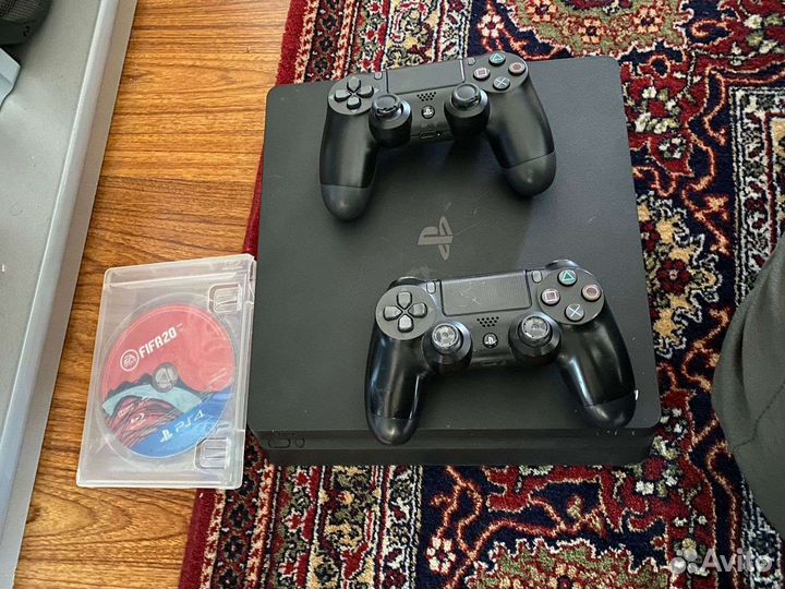 Sony playstation 4 slim