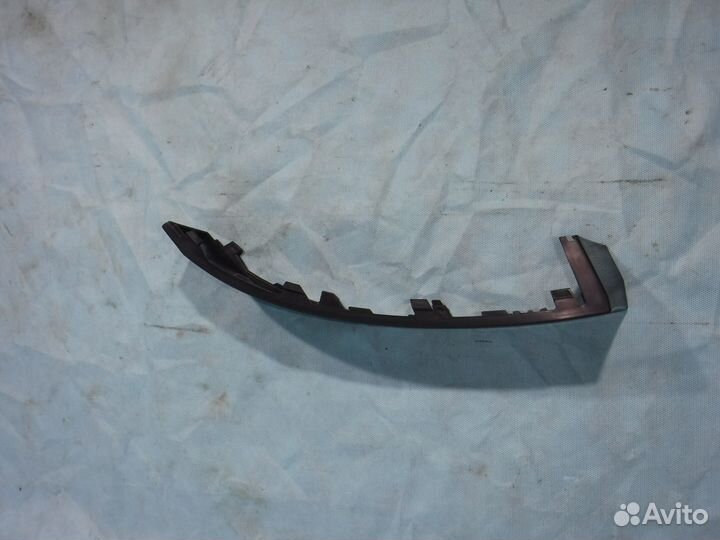 Накладка левая под фонарь Octavia A5 / Октавия А5