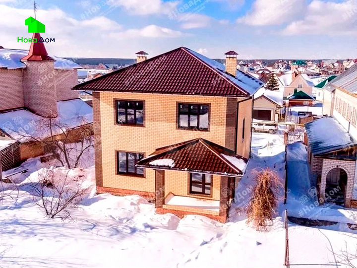 Дом 158 м² на участке 8,5 сот.